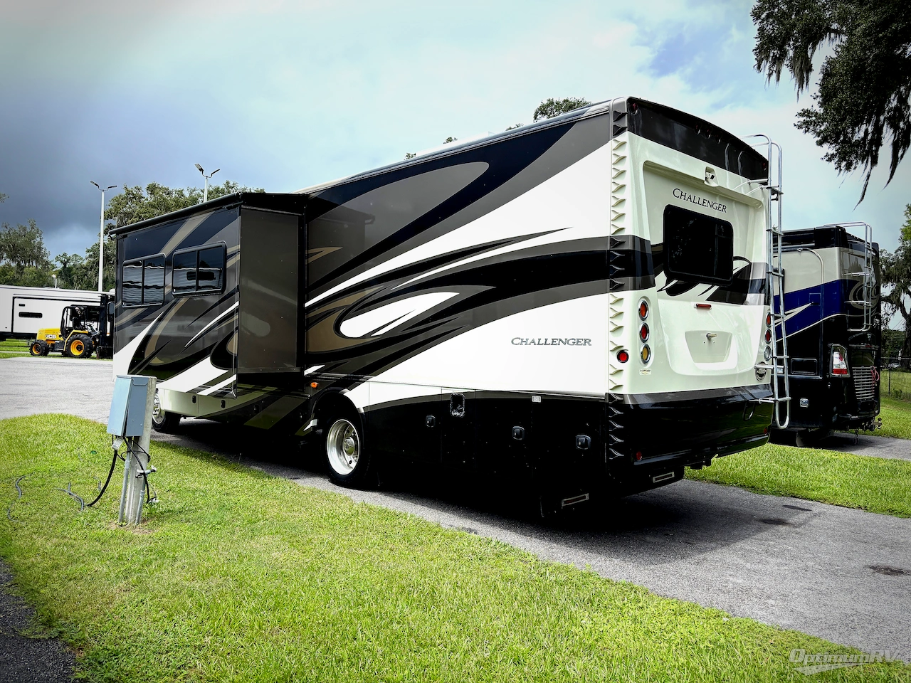 2012 Thor Challenger 32VS Photo 3