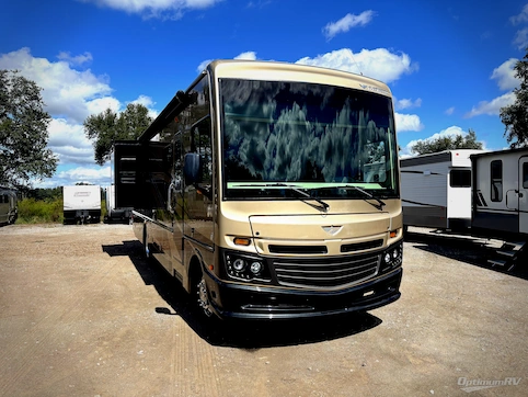 Used 2018 Fleetwood Bounder 34S Featured Photo