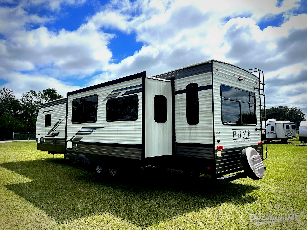 2023 Palomino Puma 32MBDS Photo 2