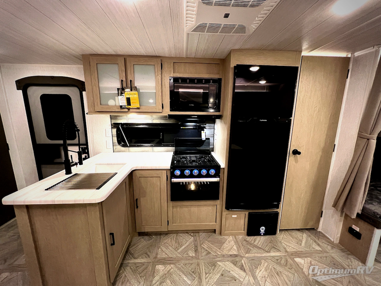 2024 Forest River Wildwood 28DBUD Photo 12