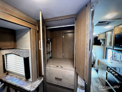 2022 Thor Chateau 22B RV Photo 4