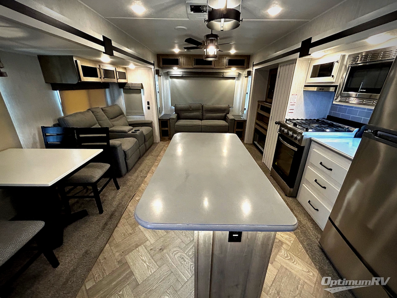 2023 Palomino Puma Destination 38RLQ Photo 4