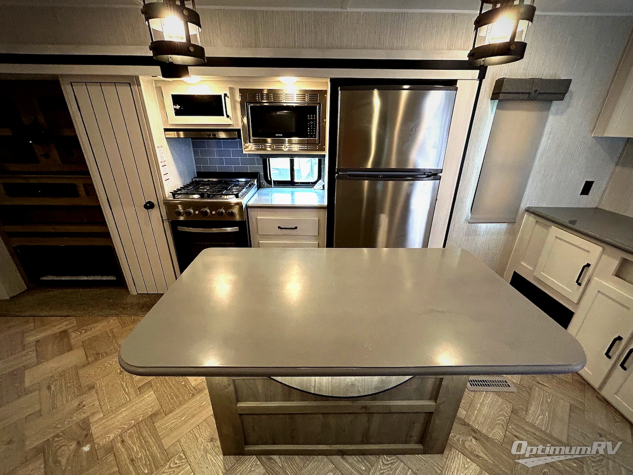 2023 Palomino Puma Destination 38RLQ Photo 6