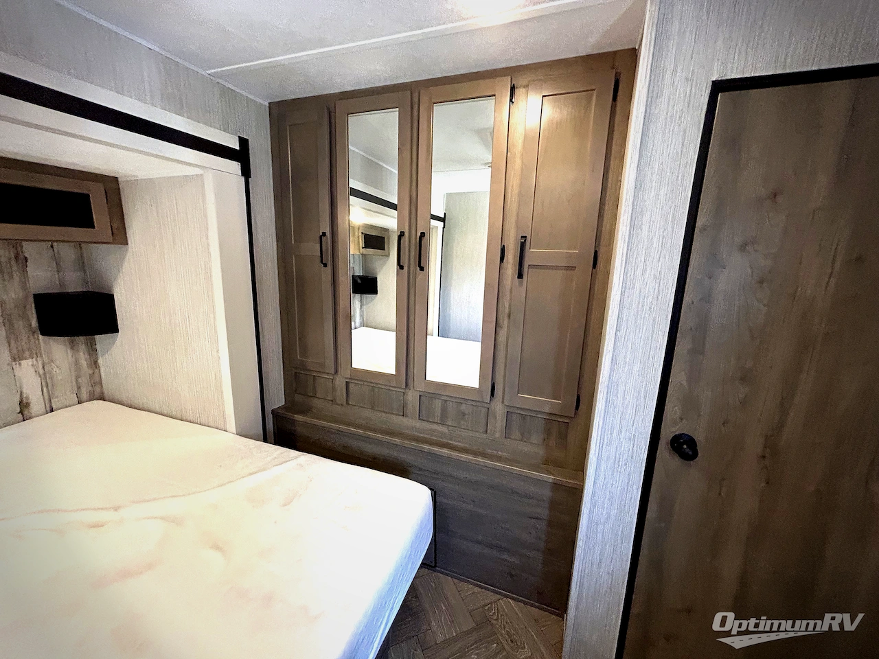 2023 Palomino Puma Destination 38RLQ Photo 10