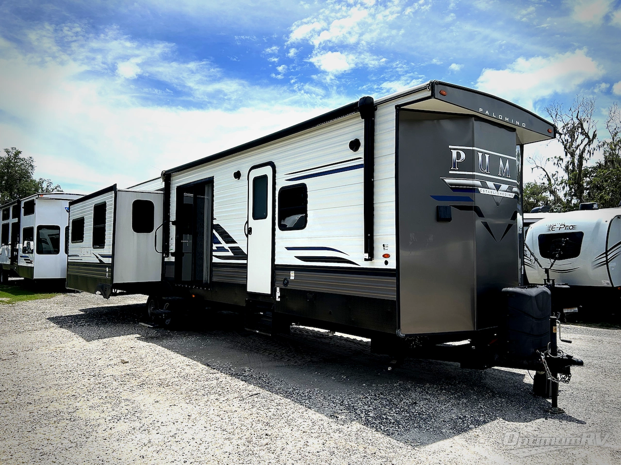 2023 Palomino Puma Destination 38RLQ Photo 1