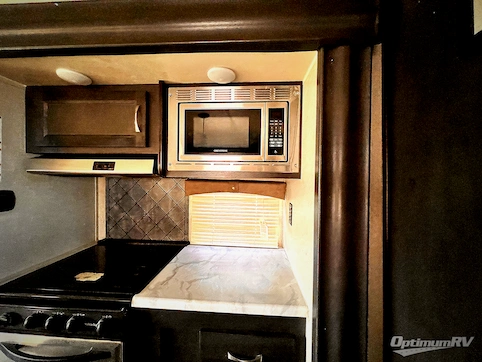 2019 Palomino Puma 31RLQS RV Photo 4