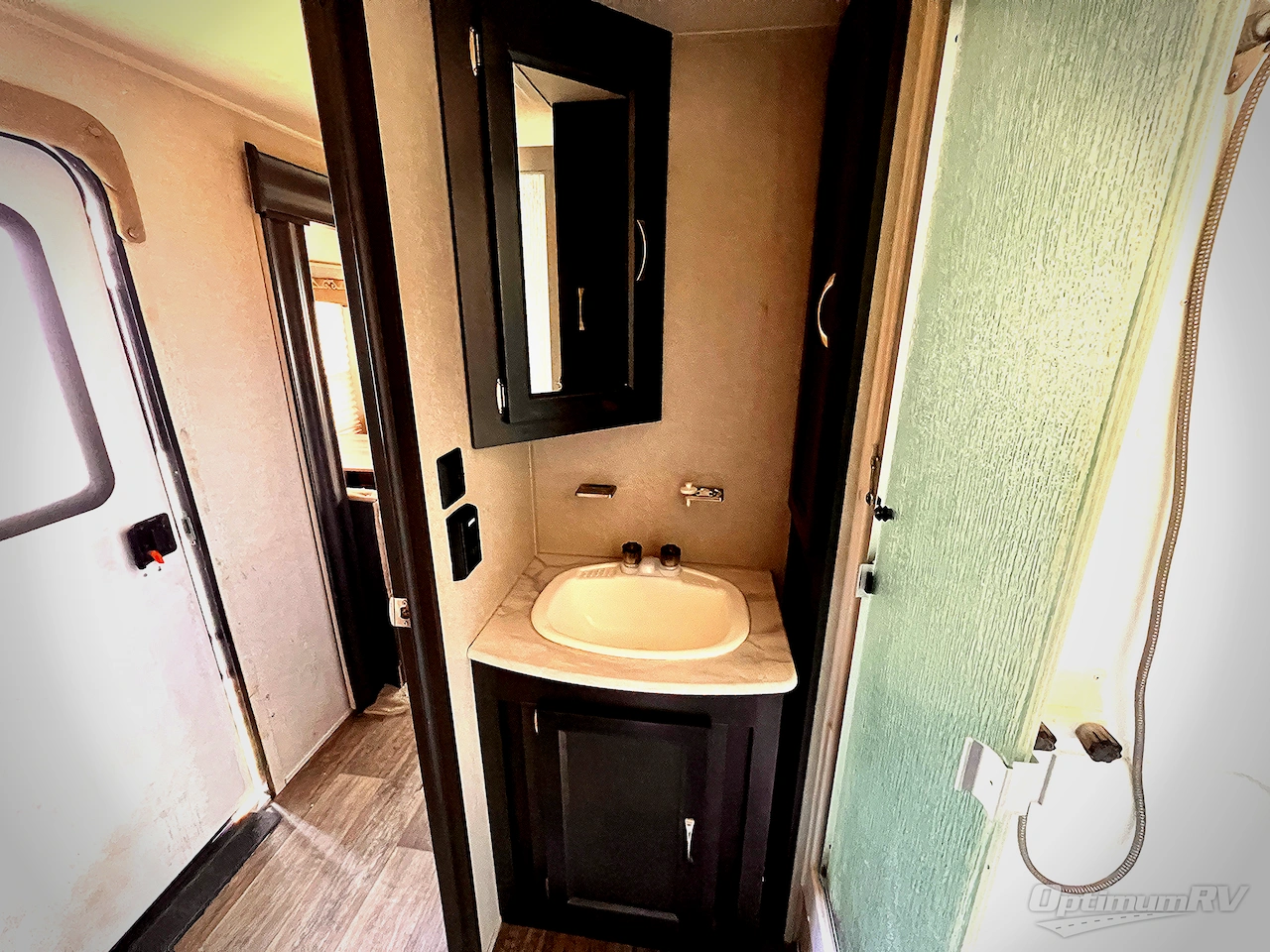 2019 Palomino Puma 31RLQS Photo 17