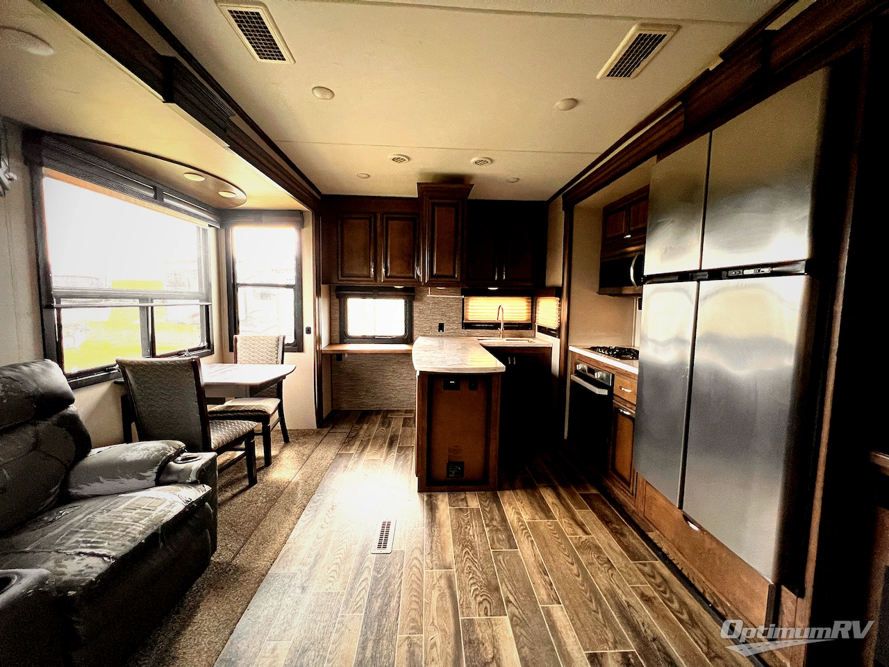 2019 KZ Durango Gold G353RKT Photo 4