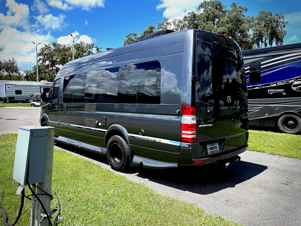 2016 Winnebago Era 70X Photo 3