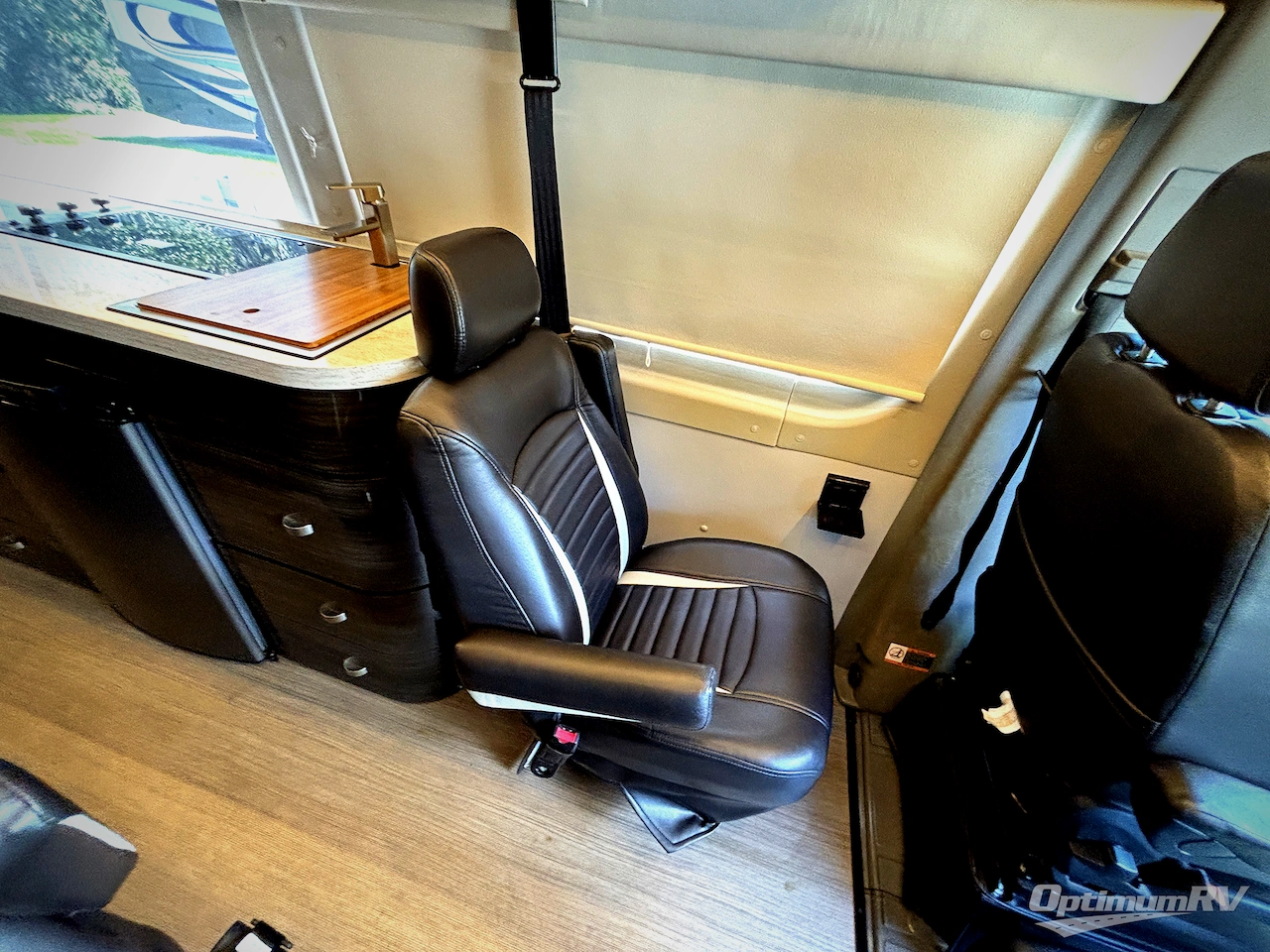 2016 Winnebago Era 70X Photo 11