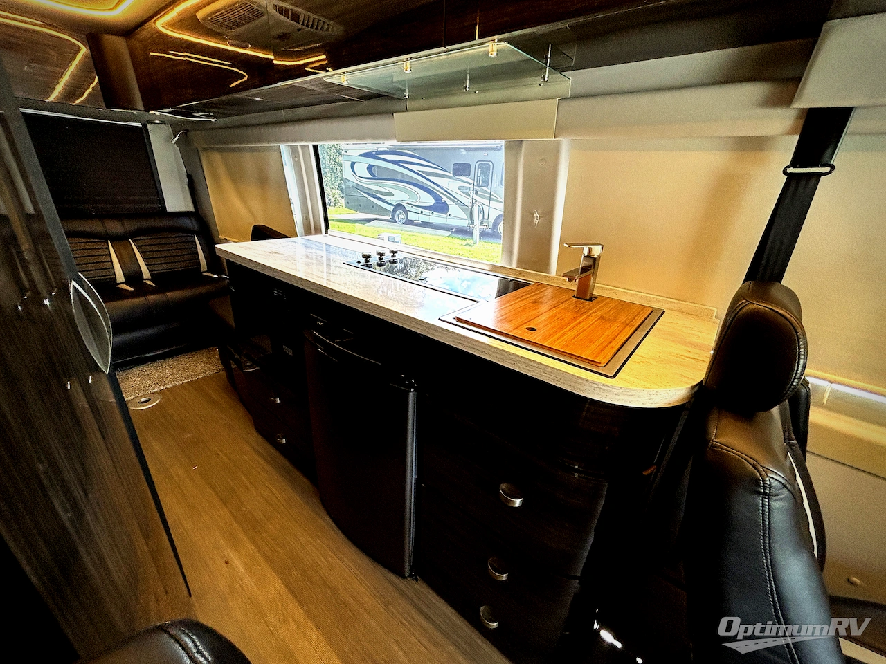 2016 Winnebago Era 70X Photo 12