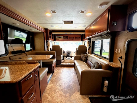 2016 Thor ACE 30.2 RV Photo 2