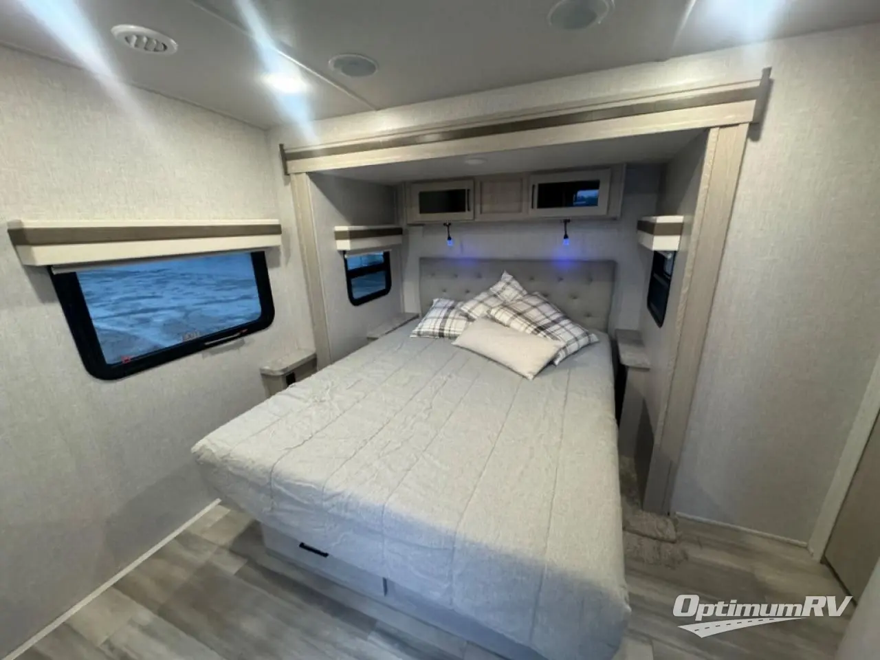 2022 Forest River Rockwood Ultra Lite 2608BS Photo 12