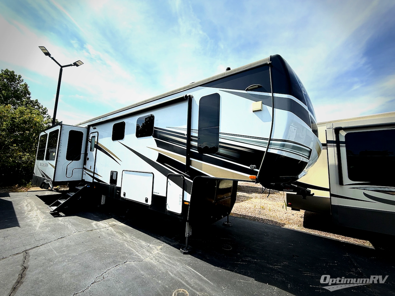 2022 Heartland Bighorn 3970FB Photo 1