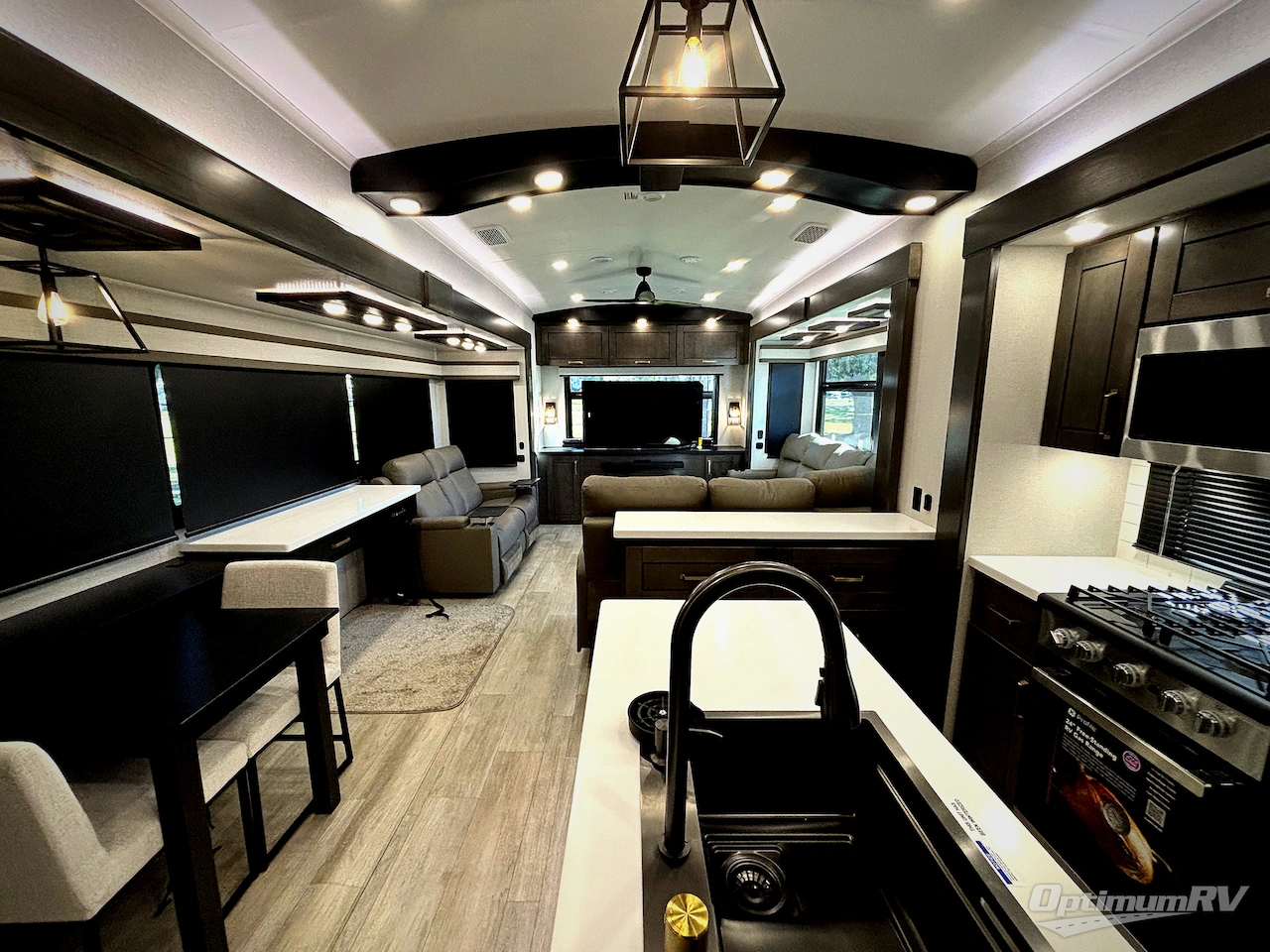 2026 Heartland Bighorn 38RE Photo 4