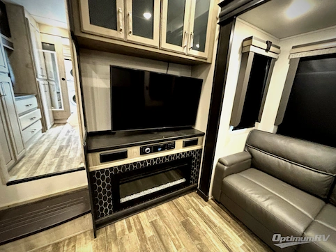 2022 Keystone alpine 3790FK RV Photo 3