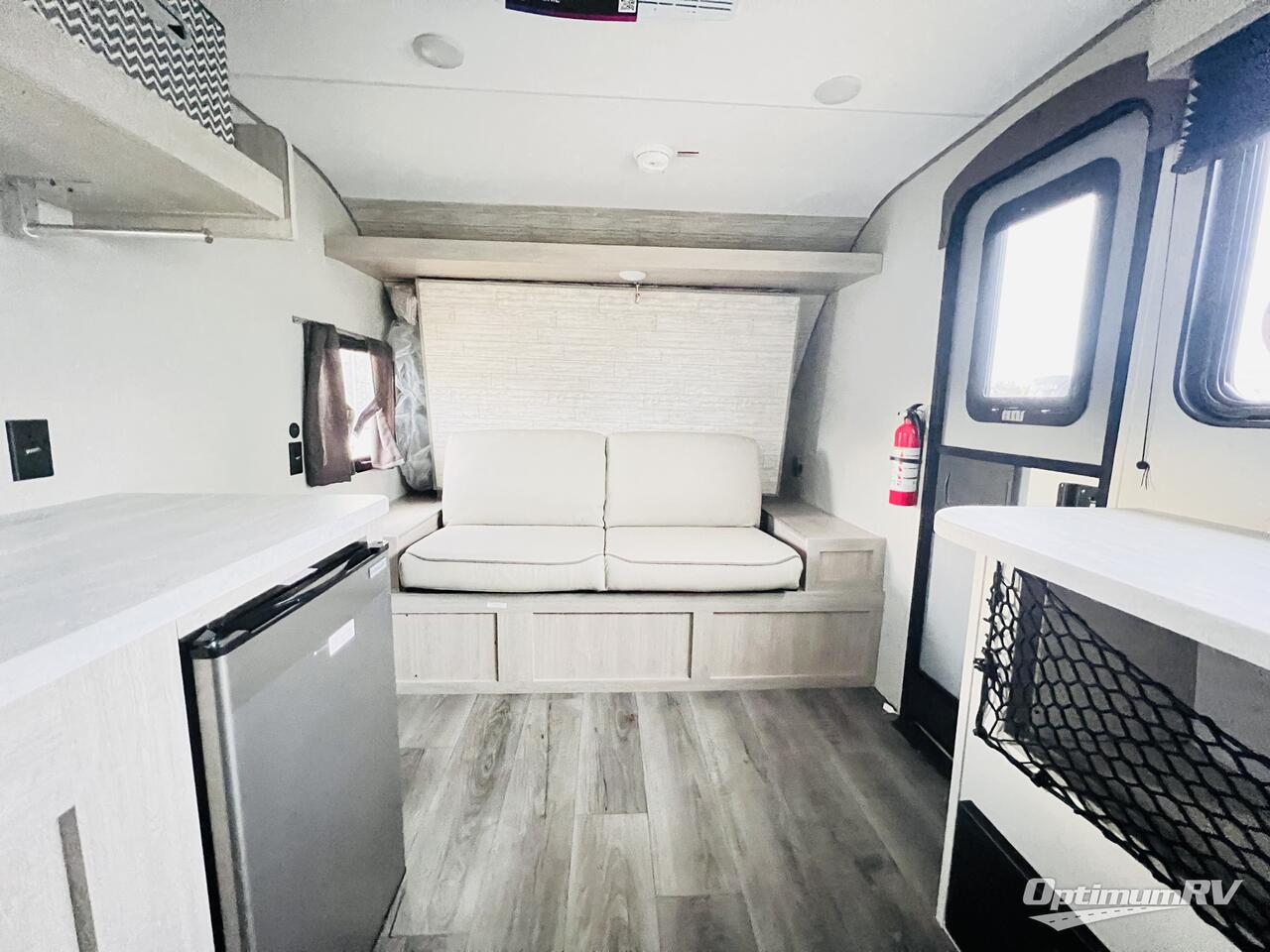 2025 Coachmen Catalina Summit Series 7 154RBX Photo 5