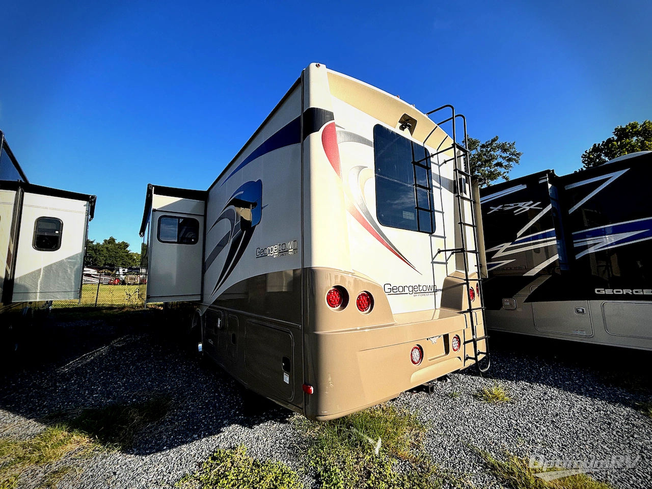 2017 Forest River Georgetown 5 Series 31L5 Photo 2
