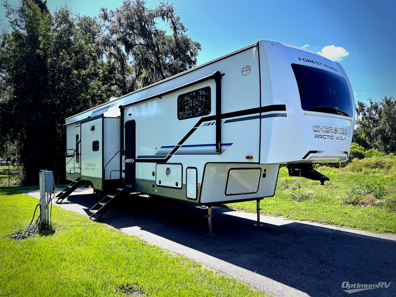 2025 Forest River Cherokee Arctic Wolf Suite 3750SUITE Photo 1