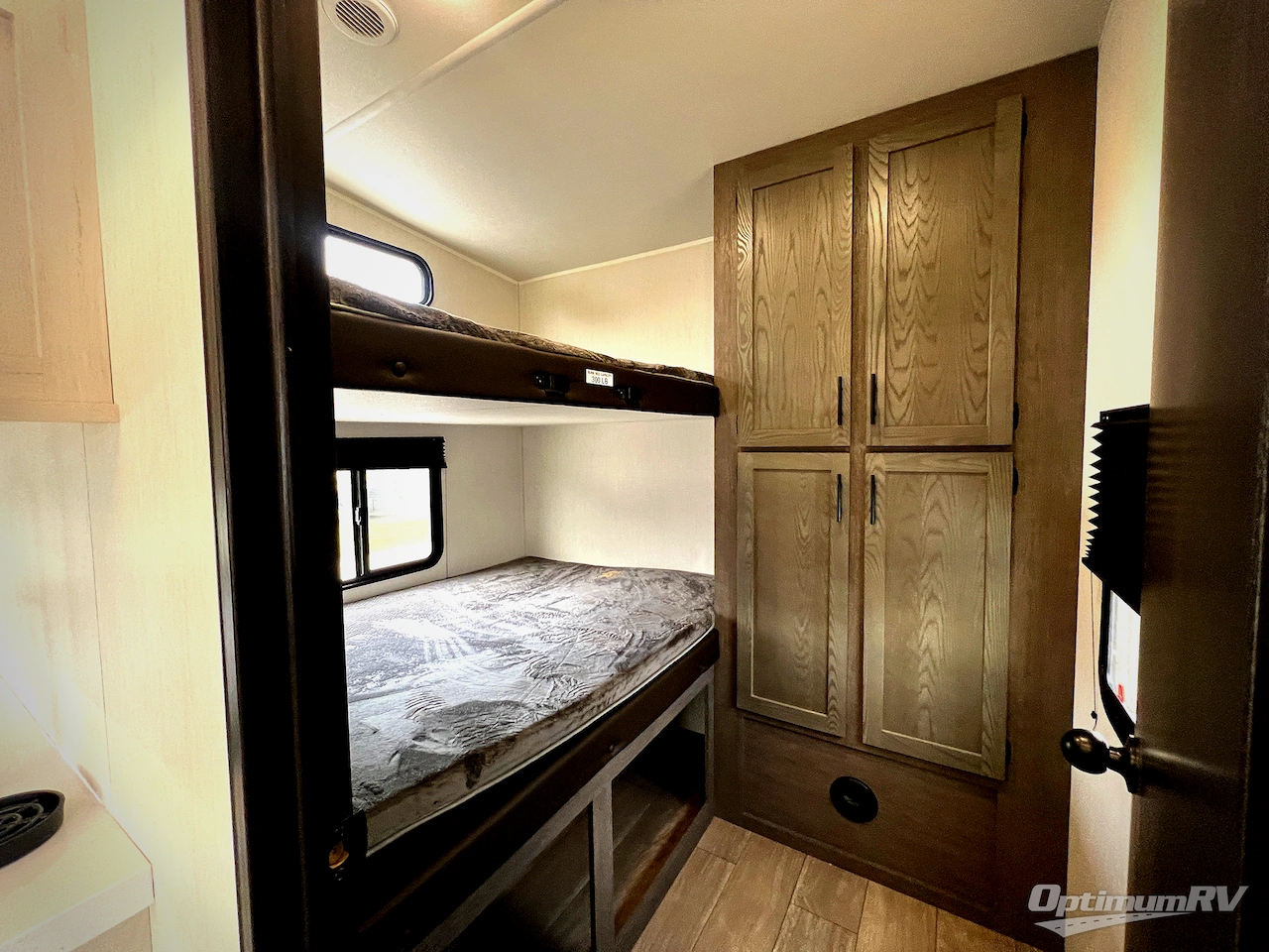 2026 Forest River Cherokee Arctic Wolf 287BH Photo 15