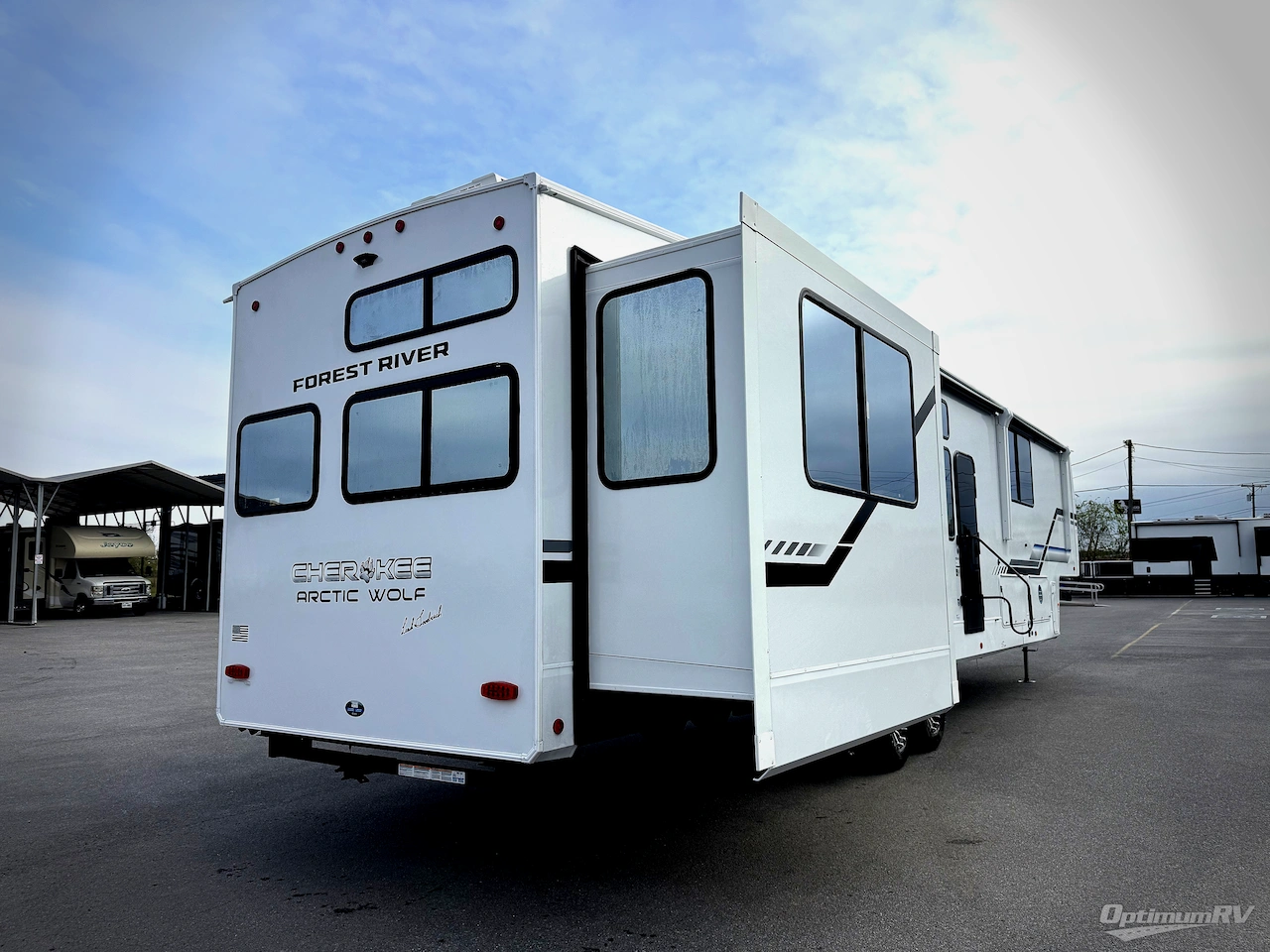 2026 Forest River Cherokee Arctic Wolf 38LEAH.G Photo 2