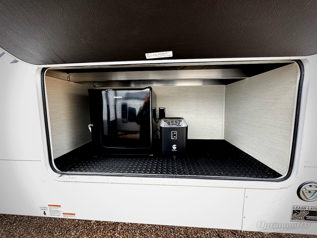 2026 Forest River Cherokee Arctic Wolf 38LEAH.G Photo 4