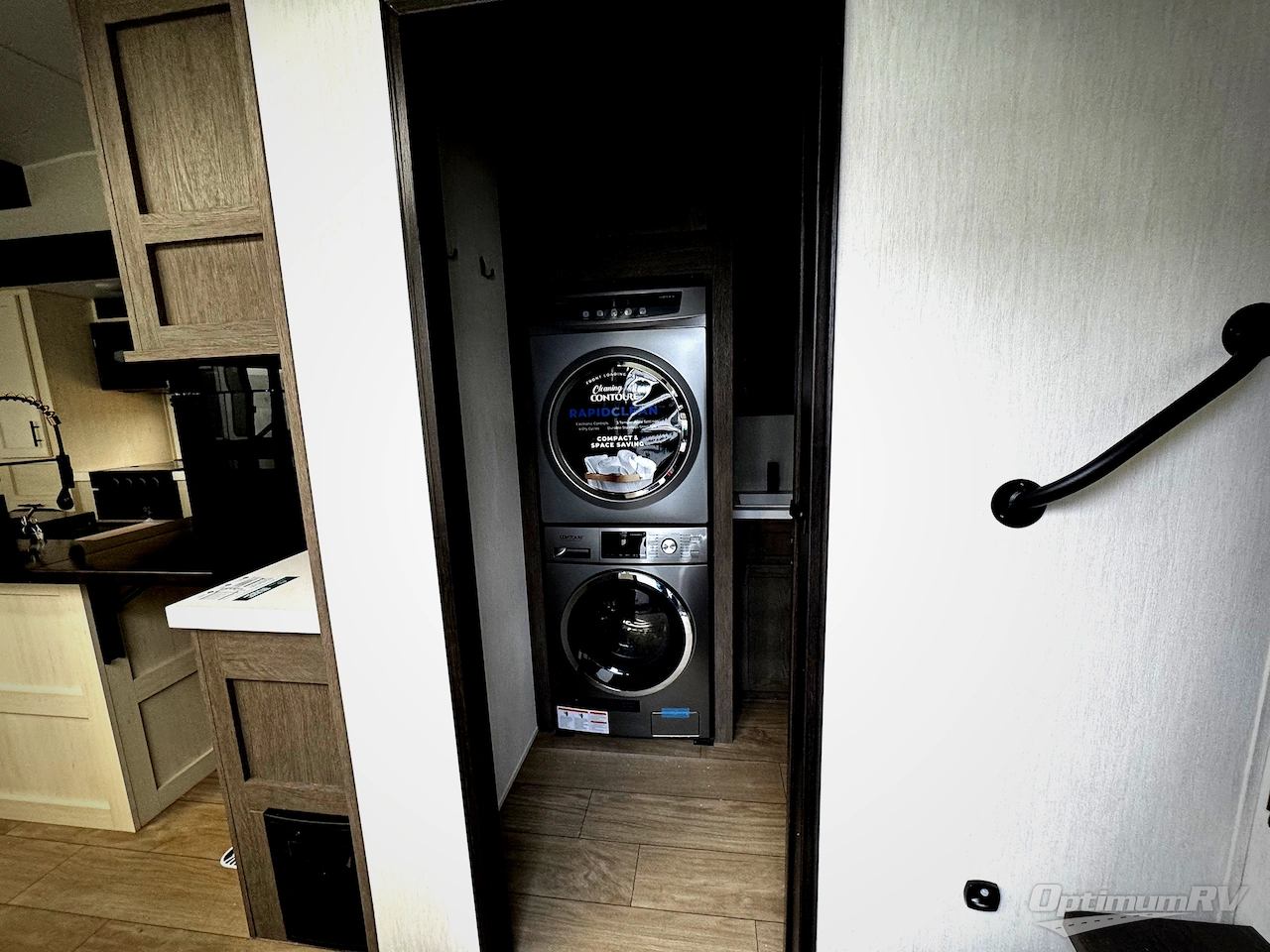 2026 Forest River Cherokee Arctic Wolf 38LEAH.G Photo 5