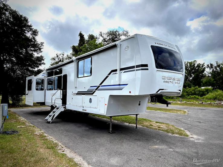 2026 Forest River Cherokee Arctic Wolf 38LEAH.G RV Photo 1