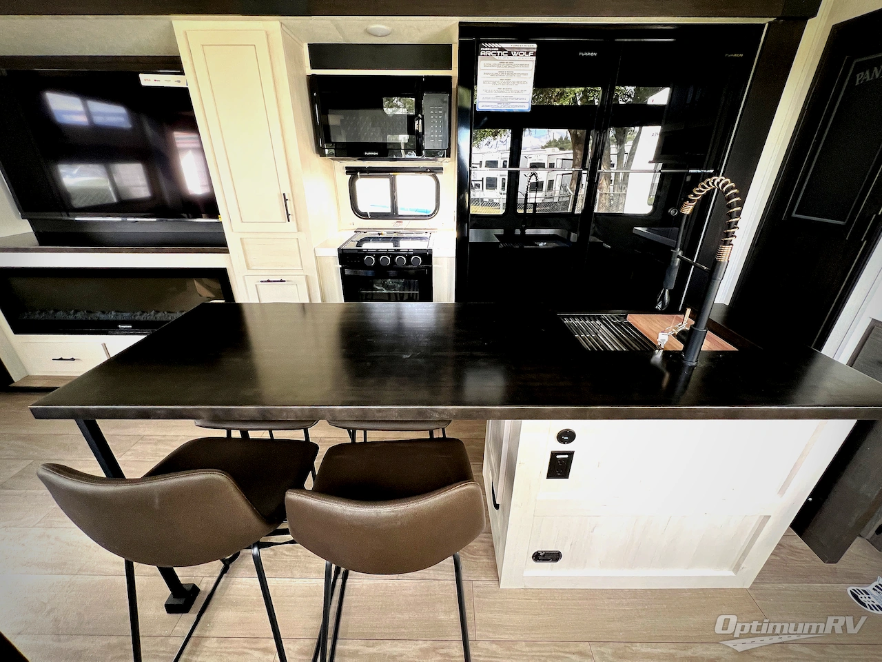 2026 Forest River Cherokee Arctic Wolf 38LEAH.G Photo 10