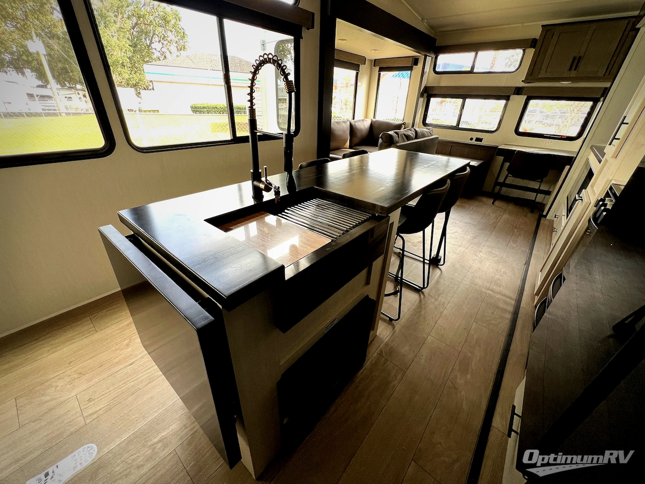 2026 Forest River Cherokee Arctic Wolf 38LEAH.G Photo 11