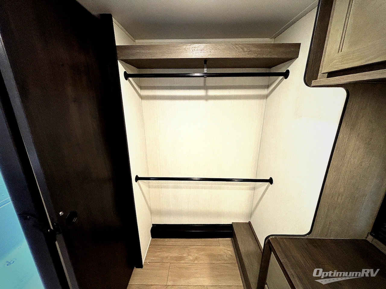 2026 Forest River Cherokee Arctic Wolf 38LEAH.G Photo 9