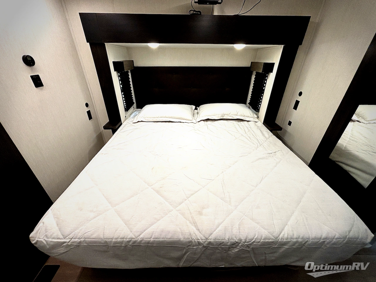 2026 Forest River Cherokee Arctic Wolf 38LEAH.G Photo 15