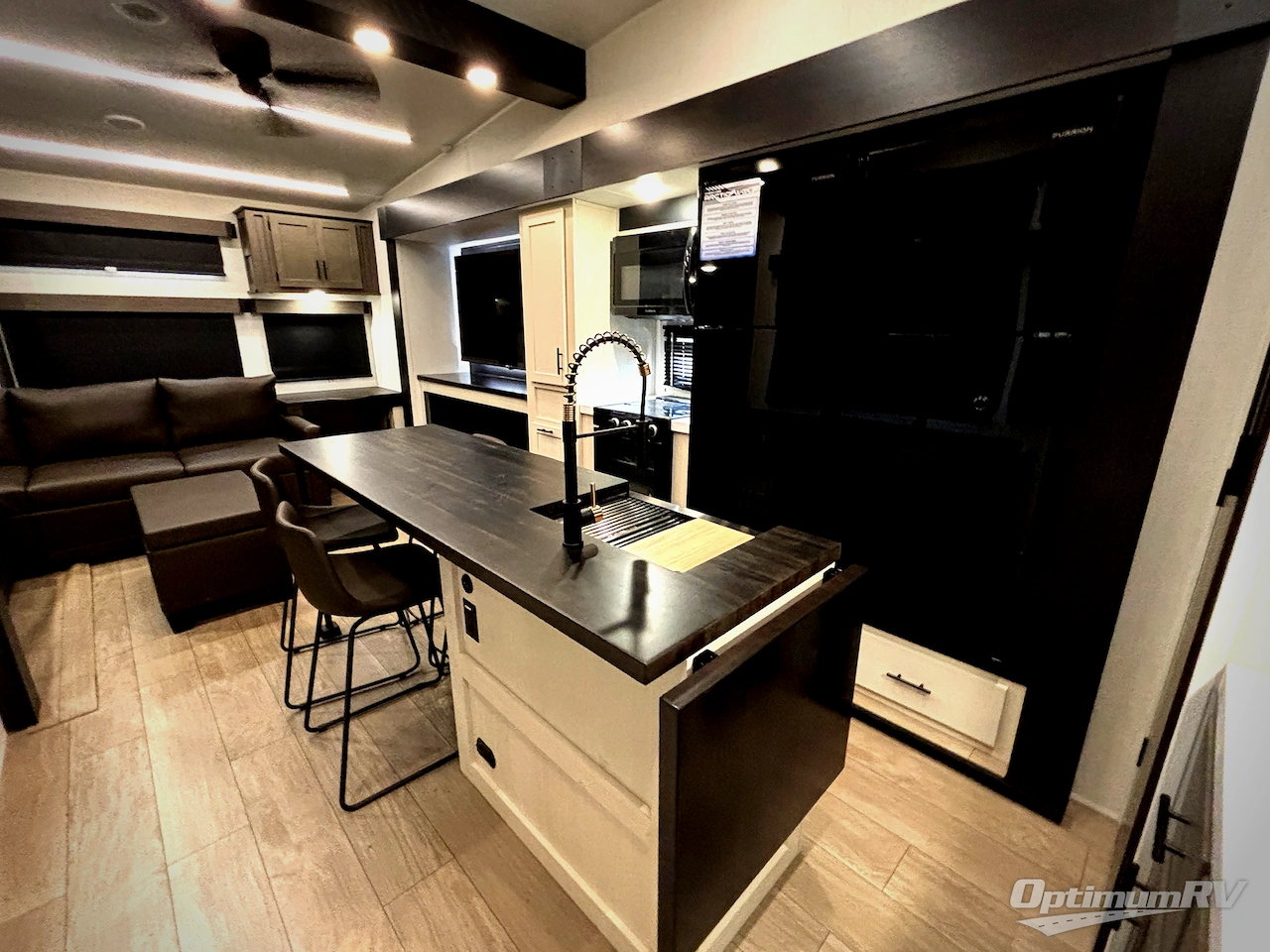 2026 Forest River Cherokee Arctic Wolf 38LEAH.G Photo 20