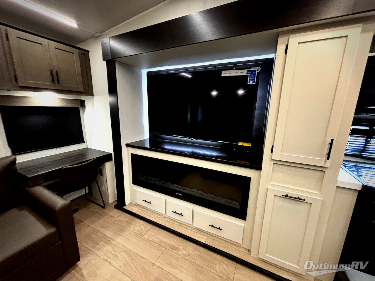 2026 Forest River Cherokee Arctic Wolf 38LEAH.G Photo 23