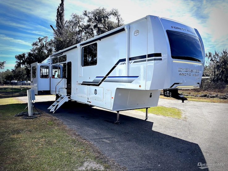 2026 Forest River Cherokee Arctic Wolf 38LEAH.G RV Photo 1