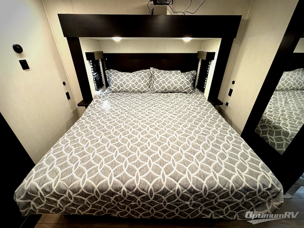 2026 Forest River Cherokee Arctic Wolf 38LEAH.G Photo 16