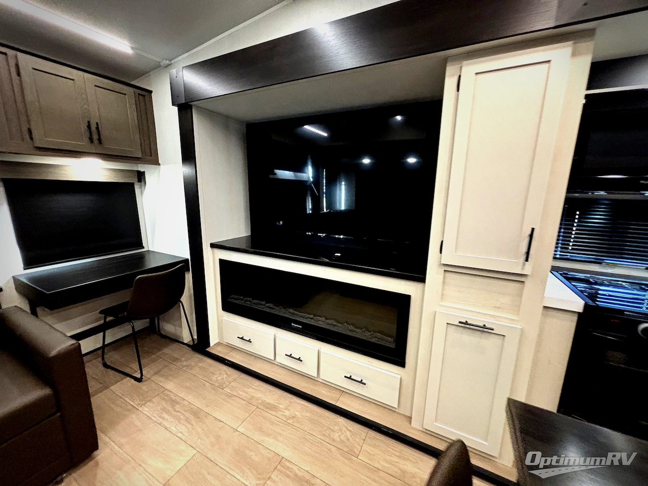 2026 Forest River Cherokee Arctic Wolf 38LEAH.G Photo 22