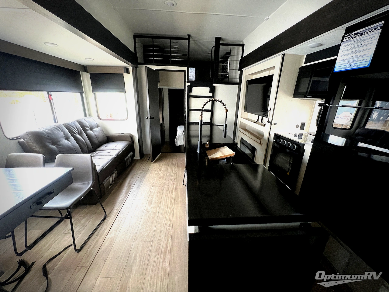 2026 Forest River Cherokee Arctic Wolf 38DST Photo 4