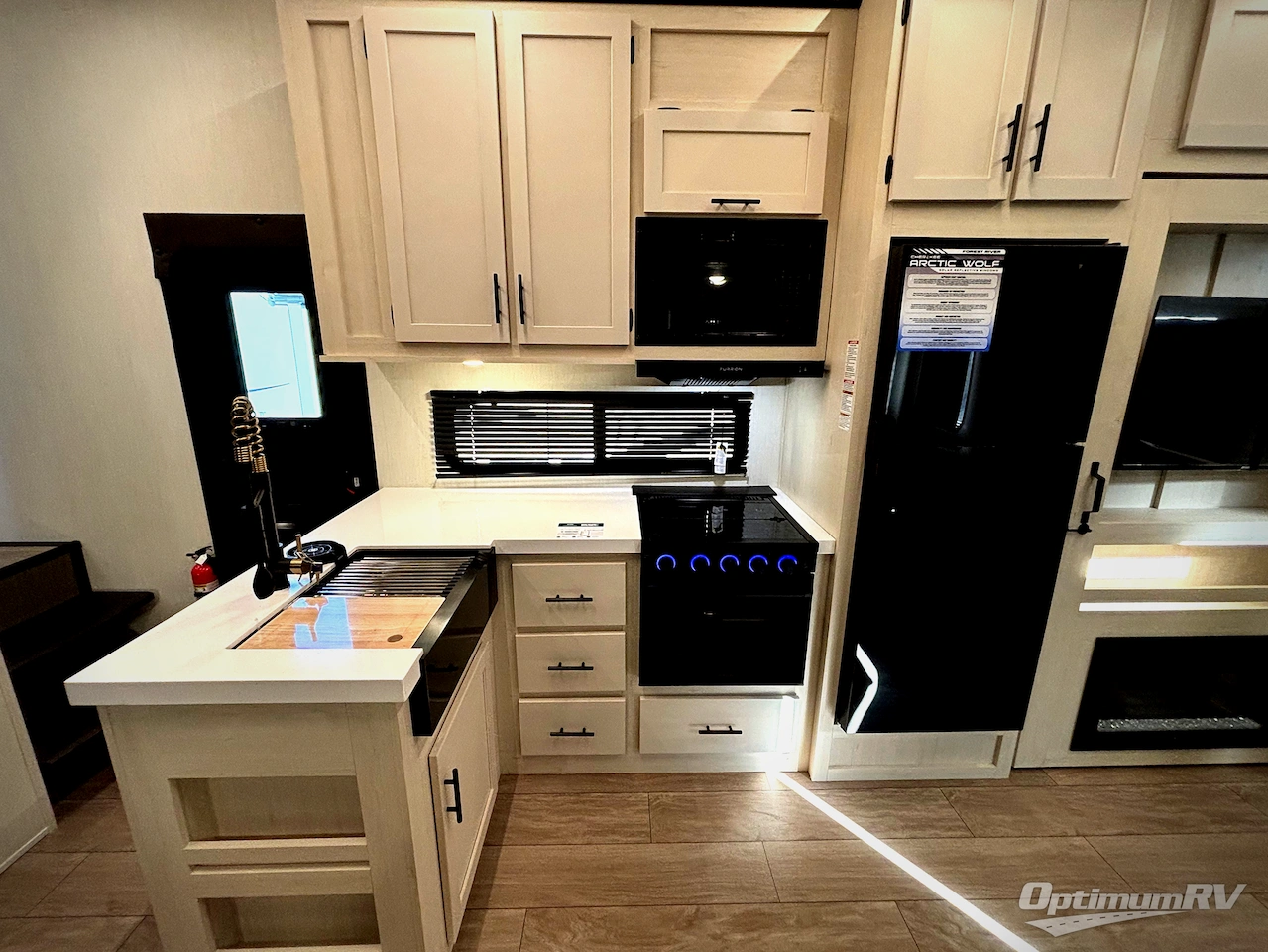 2026 Forest River Cherokee Arctic Wolf 285OPT Photo 6