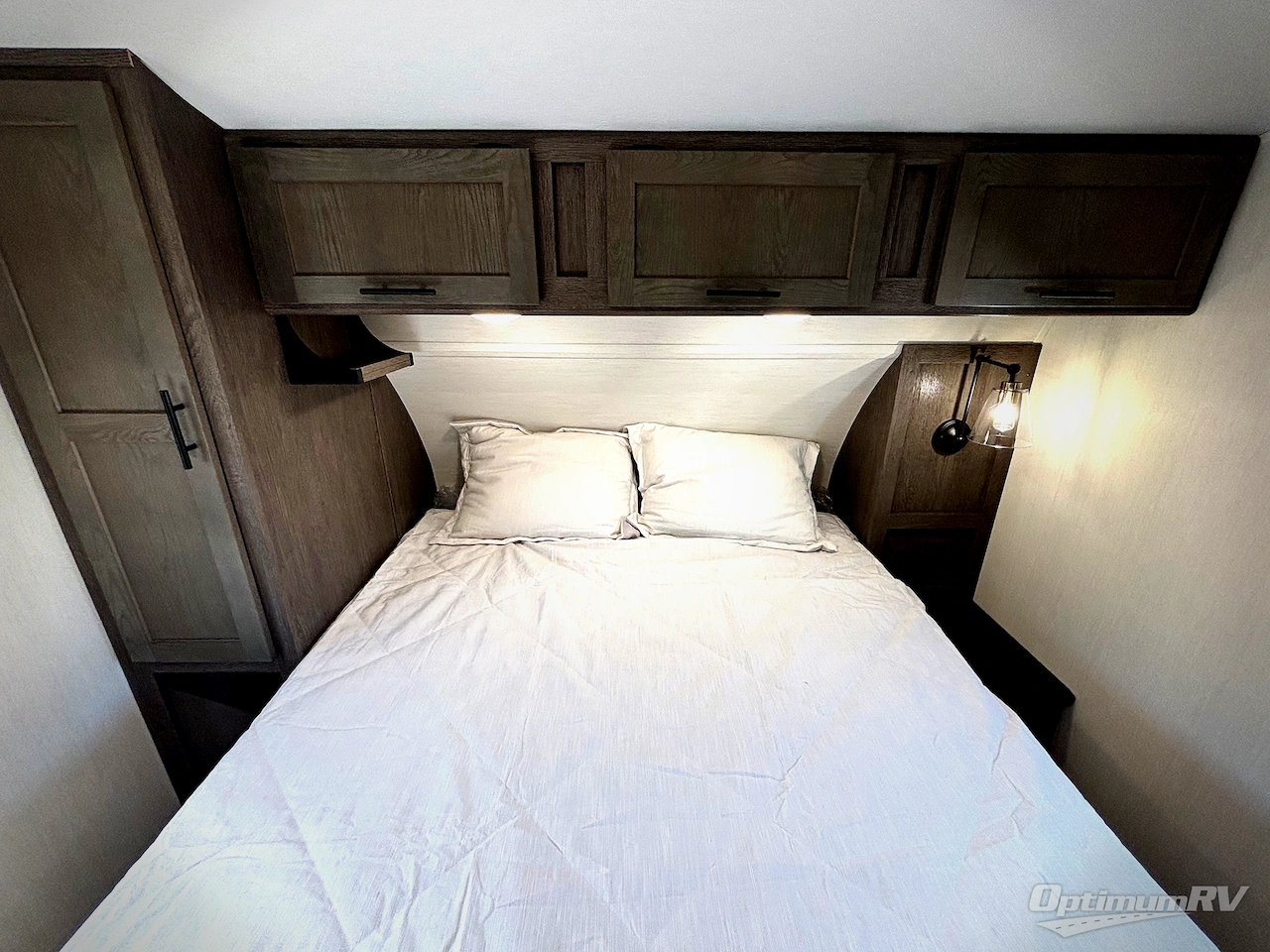 2026 Forest River Cherokee Arctic Wolf 285OPT Photo 5