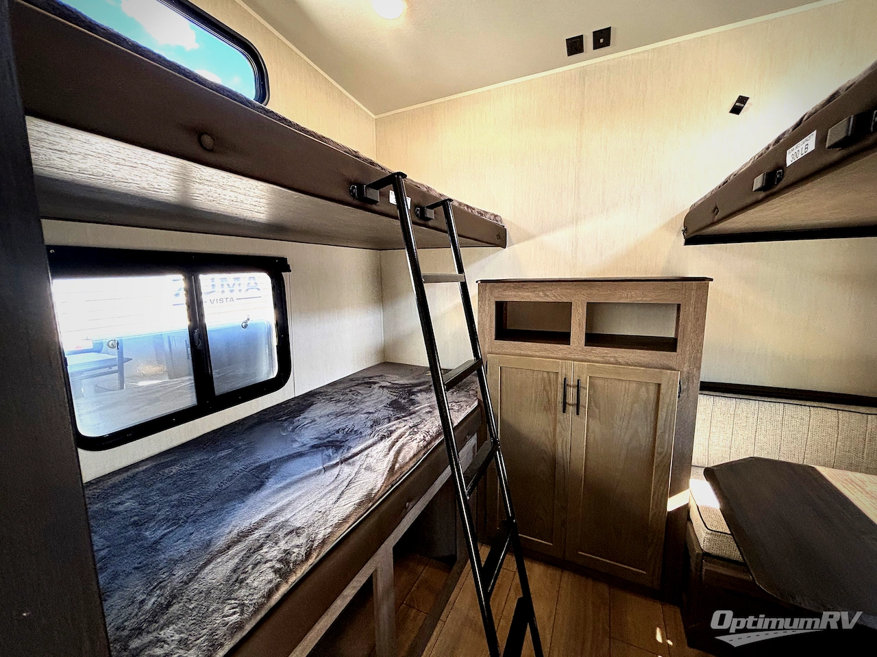 2026 Forest River Cherokee Arctic Wolf 285OPT Photo 11