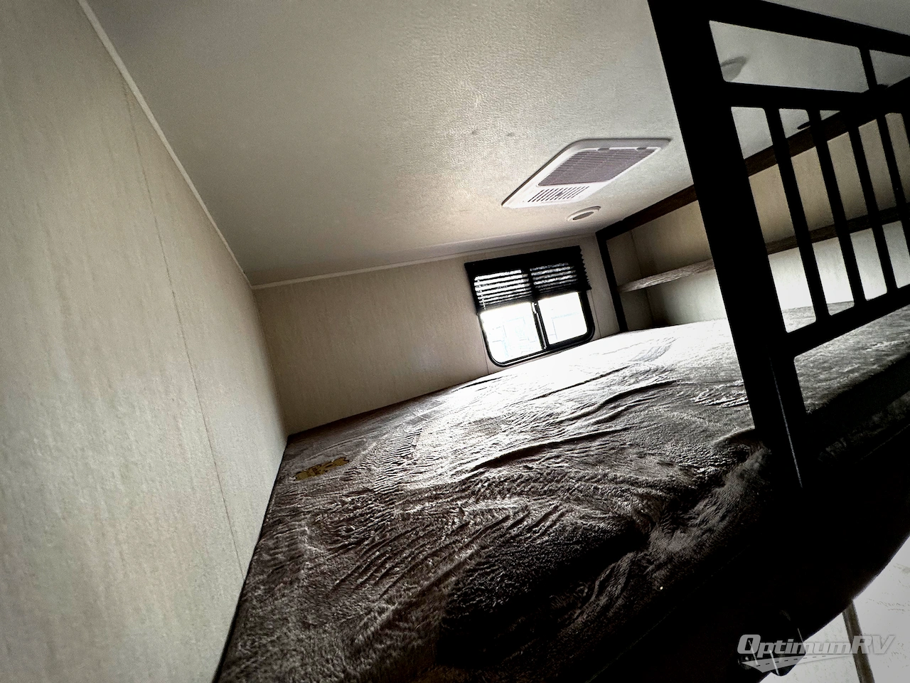 2026 Forest River Cherokee Arctic Wolf 3750SUITE Photo 13