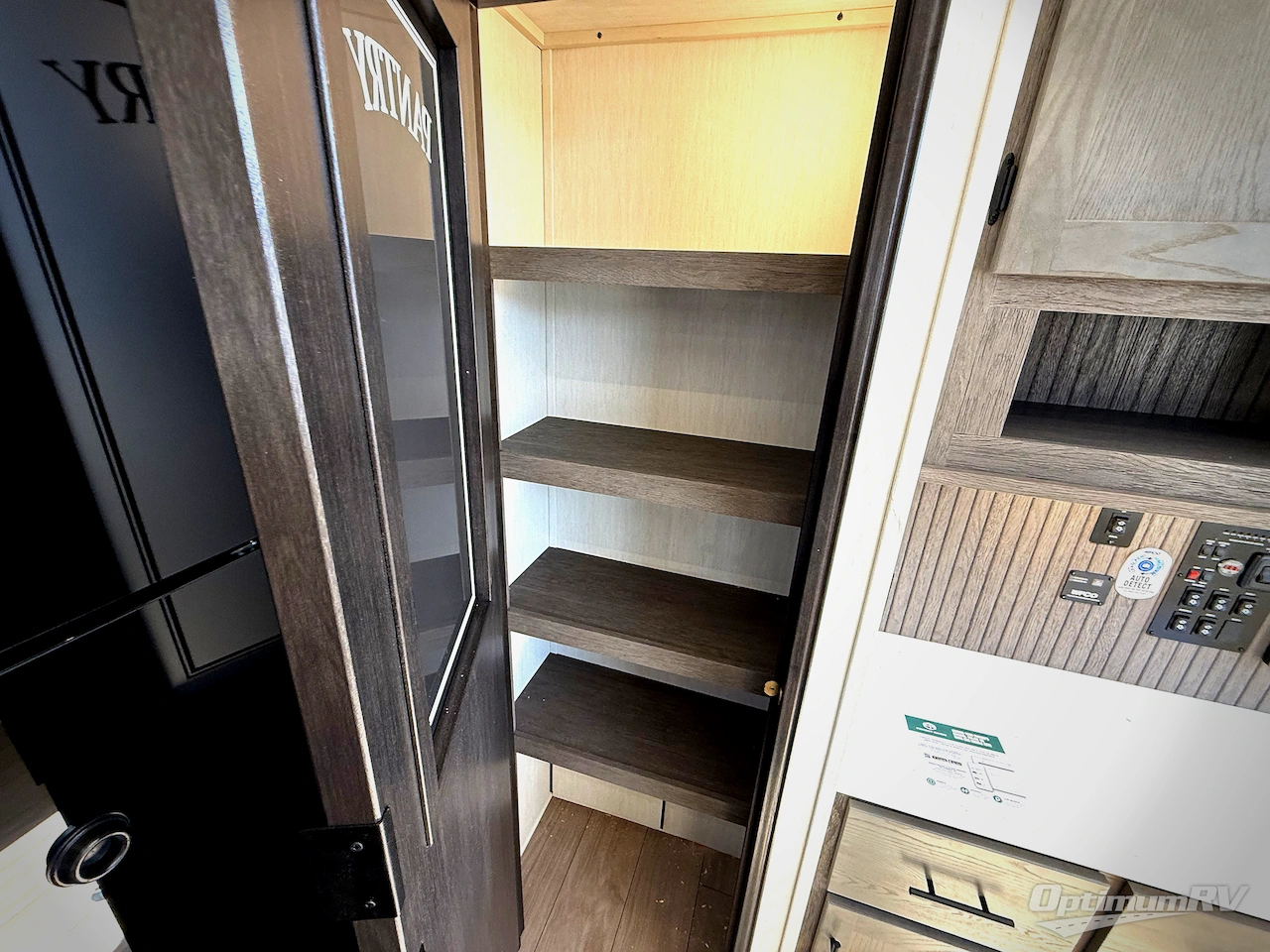 2026 Forest River Cherokee Arctic Wolf 38LEAH.G Photo 13