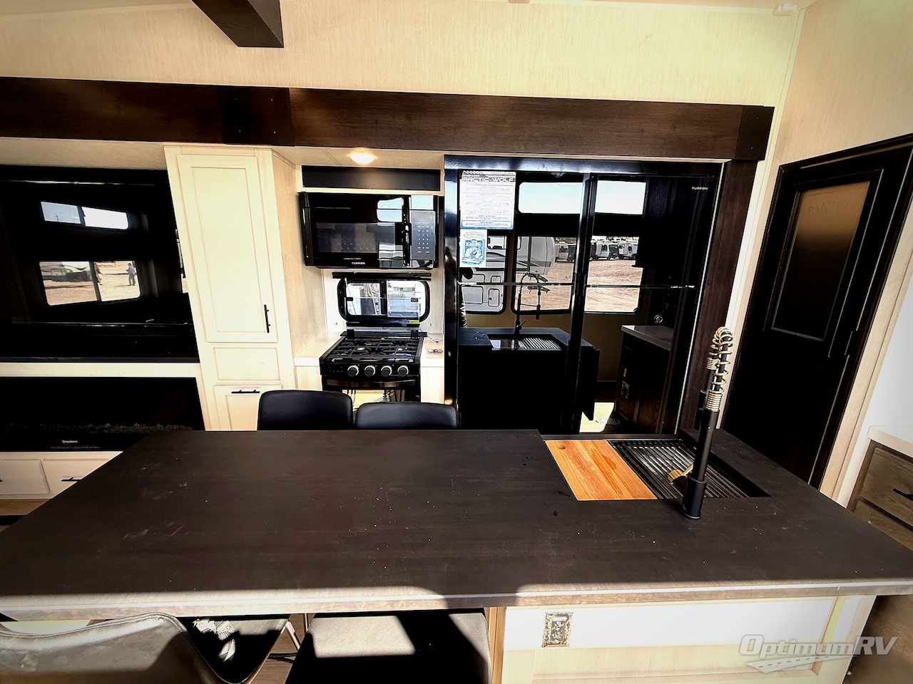 2026 Forest River Cherokee Arctic Wolf 38LEAH.G Photo 14