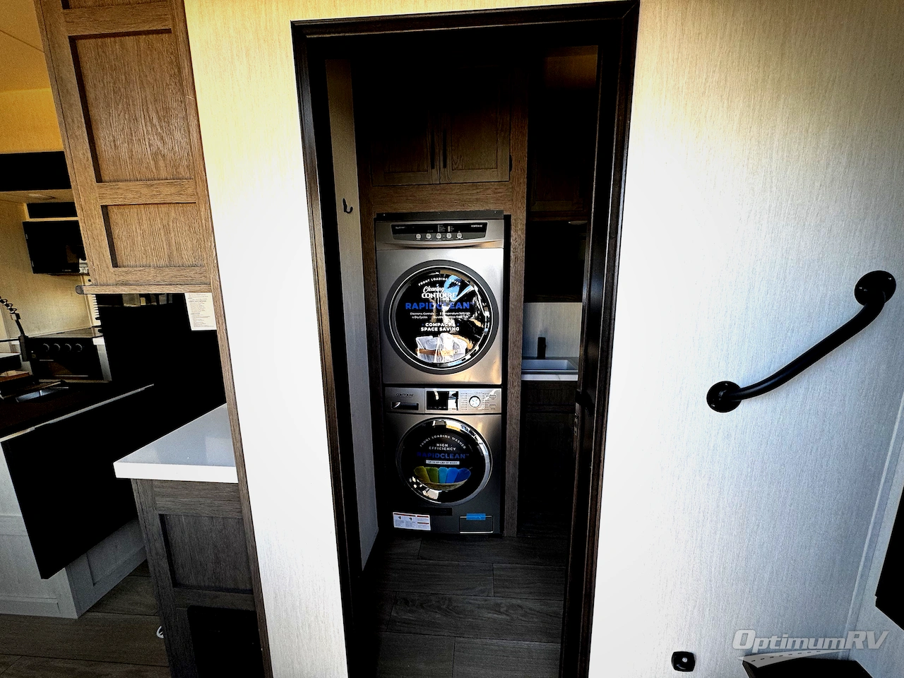 2026 Forest River Cherokee Arctic Wolf 38LEAH.G Photo 4