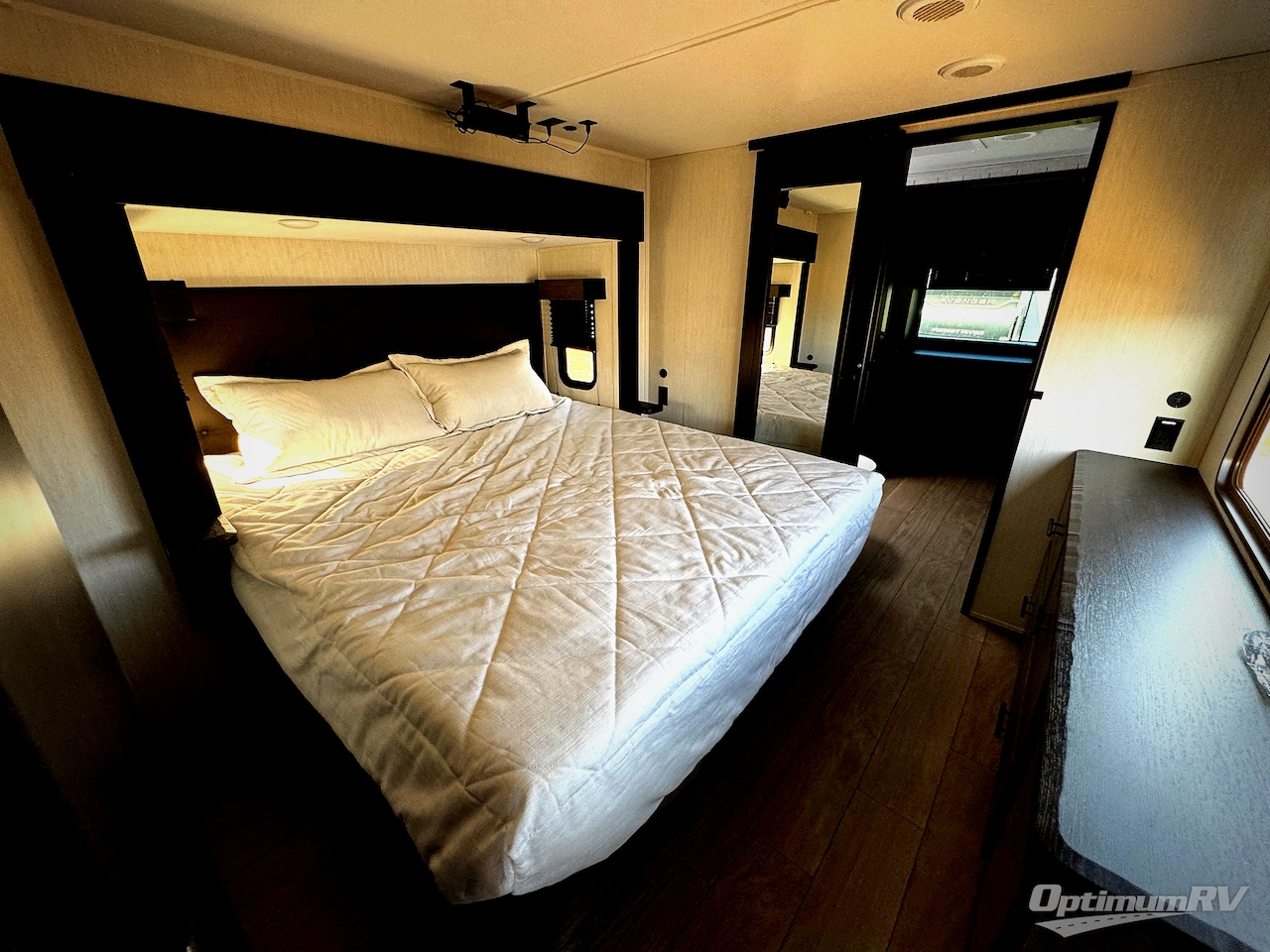 2026 Forest River Cherokee Arctic Wolf 38LEAH.G Photo 16