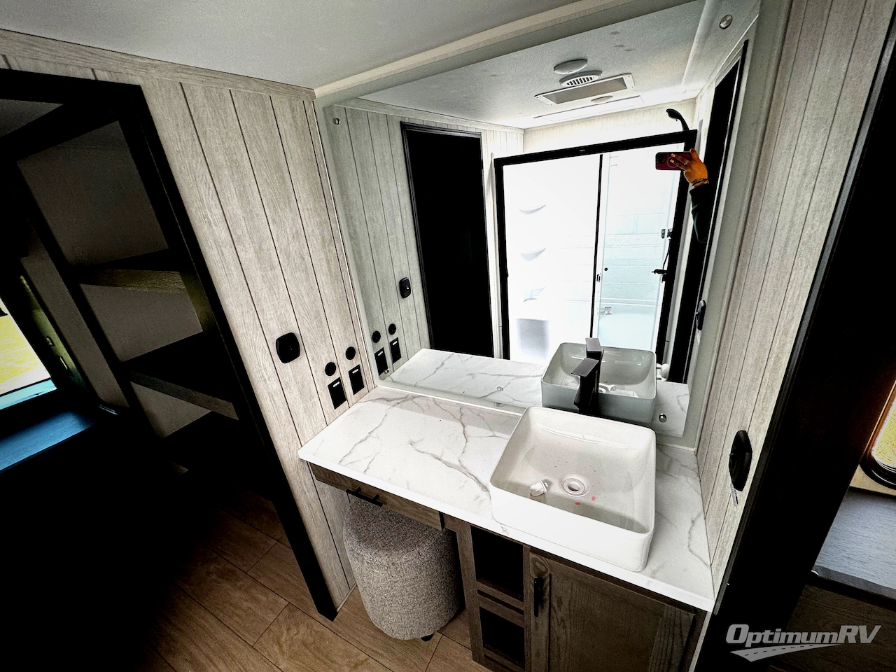 2026 Forest River Cherokee Arctic Wolf 38LEAH.G Photo 19