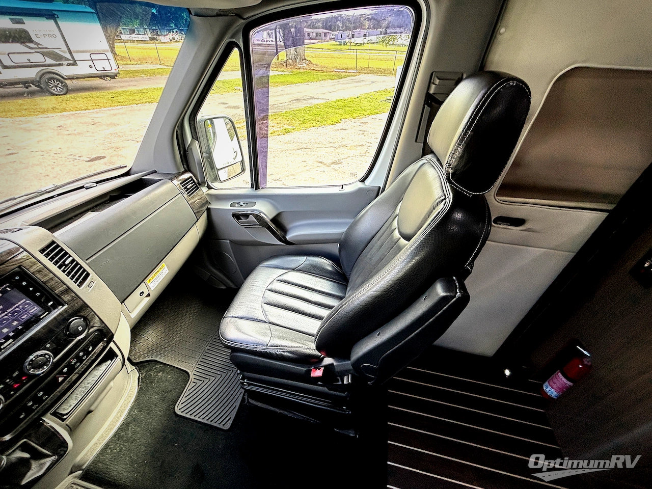 2018 Airstream Interstate Grand Tour EXT Std. Model Photo 9