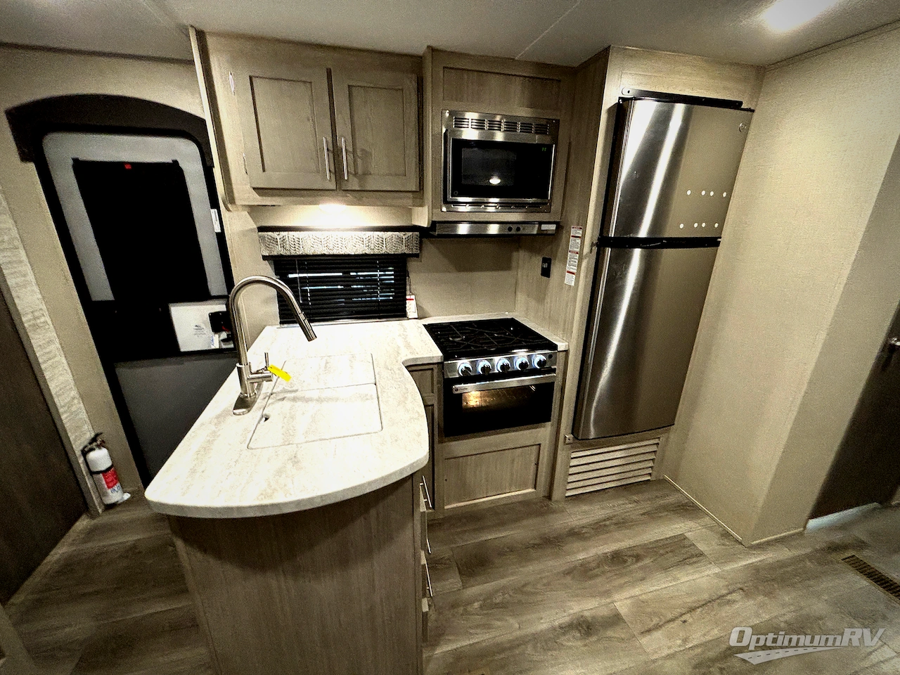 2023 Coachmen Catalina Legacy 343BHTS Photo 13