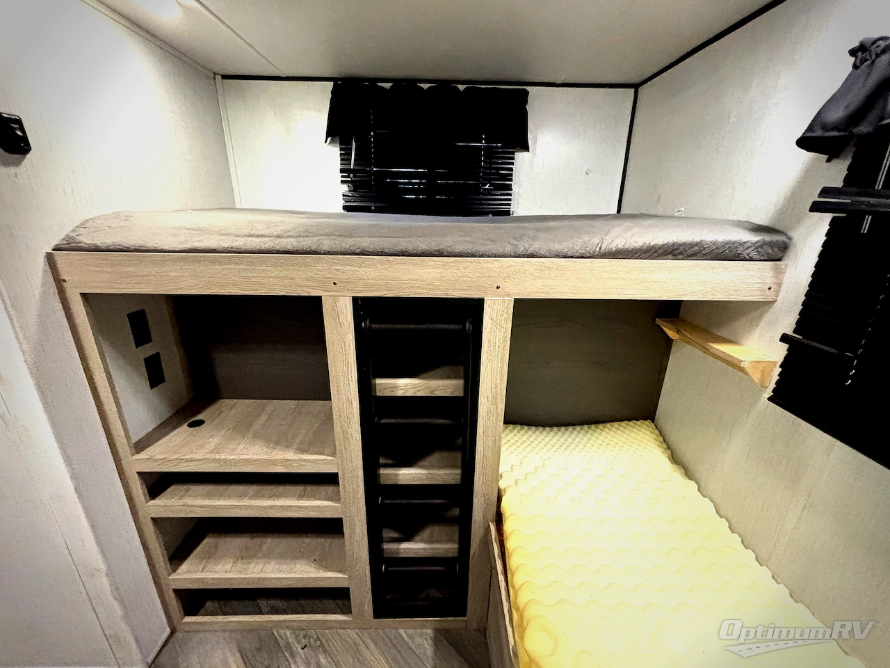 2022 Heartland Prowler 320BH Photo 14